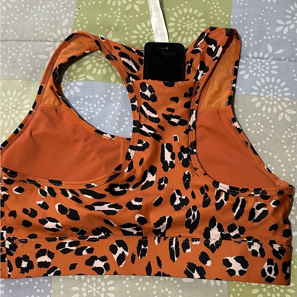 Fabletics workout set - Picture 3 of 6